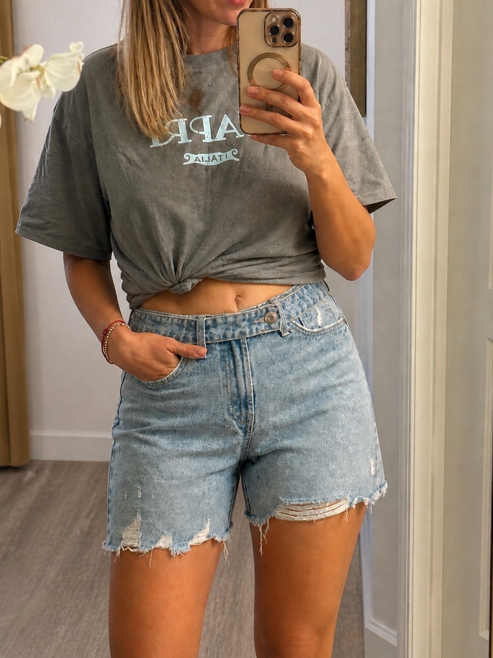 Light Wash Distressed Denim Shorts - Zara